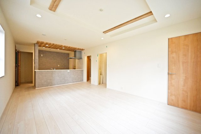 ブルーミングガーデン東鳴尾町2丁目新築一戸建て│3LDK+駐車2台可(車種制限有)の外観|阪神武庫川線「東鳴尾」駅徒歩3分の立地、角地の限定1区画の新築戸建が販売開始致しました。
同社施工のご案内が即日可能です。