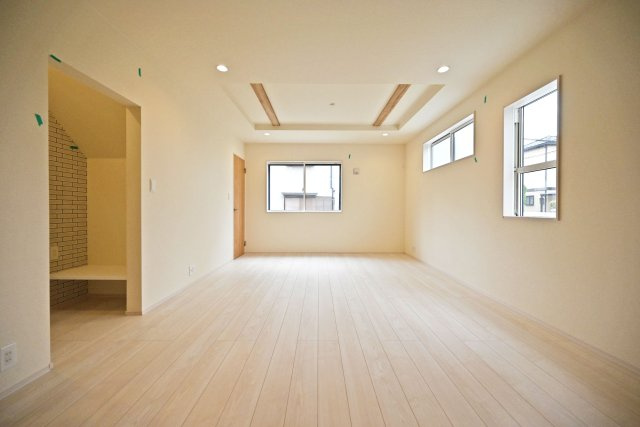 ブルーミングガーデン東鳴尾町2丁目新築一戸建て│3LDK+駐車2台可(車種制限有)の前面道路含む現地写真|東側道路幅員幅は約5.8ｍ幅です。