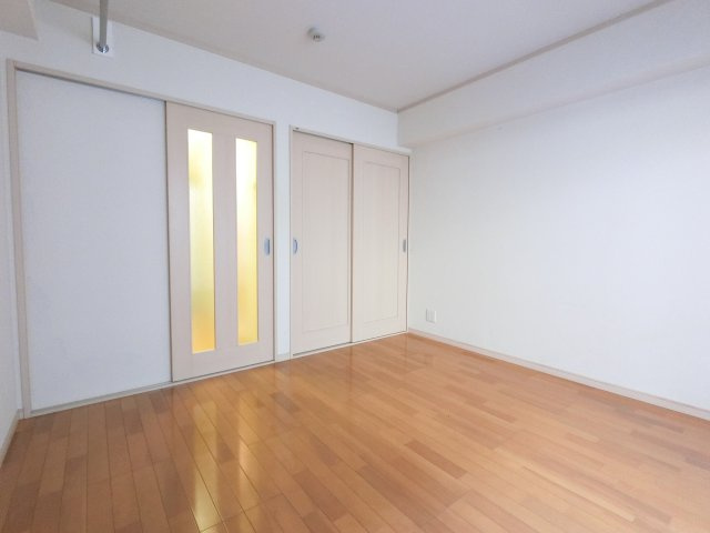 永和第五ビルの洋室