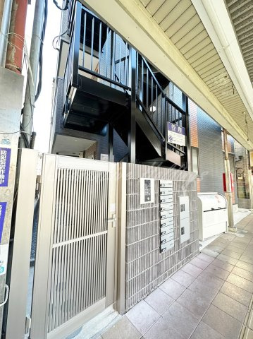 ベイルーム追浜町のエントランス|オートロック付きエントランスで防犯面も◎