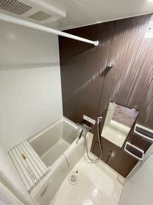 ベイルーム追浜町の浴室|浴室乾燥機付きで夜間や雨の日も安心