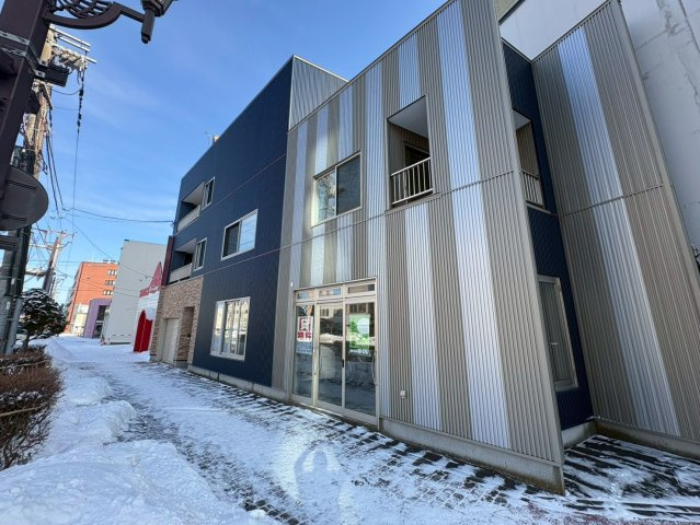 北大通8丁目貸店舗・事務所の外観