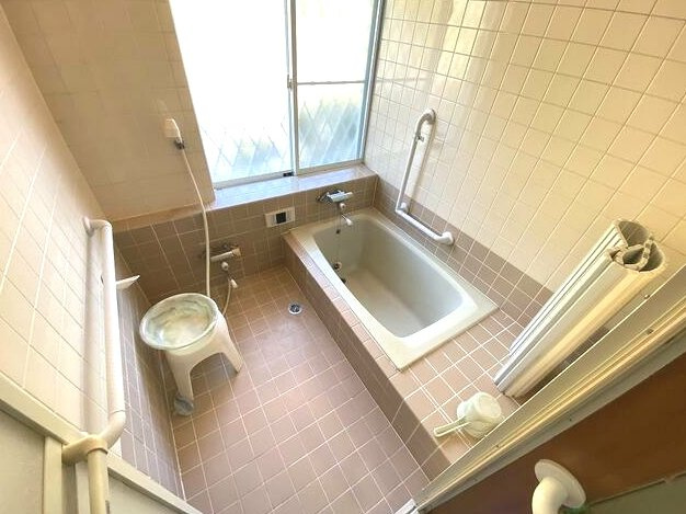 茂原市緑ヶ丘5　中古戸建の浴室|リビング約14帖4LDK   駐車1台可能  緑ヶ丘リゾーン分譲地内  都市ガス上下水  