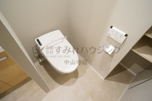 宝塚市泉町の事務所のトイレ