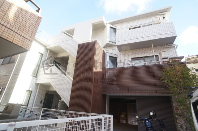 宝塚市泉町の事務所の外観