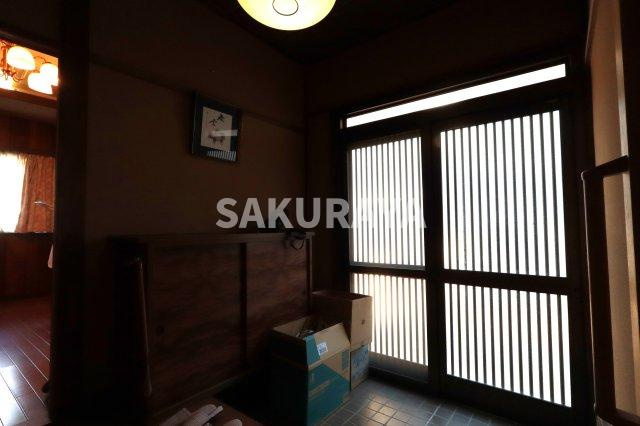 オサム貸家の玄関