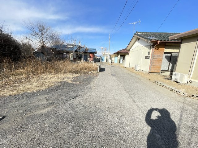 売地・住宅用地　太田市新田中江田町　木崎小学校・木崎中学校の前面道路含む現地写真|東側の道路になります。