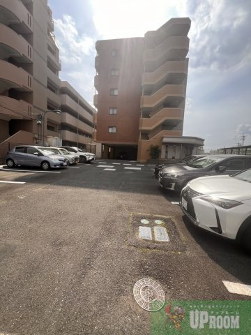 ルーチェ（ＬＵＣＥ）の駐車場