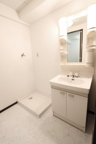 ノールプラージュの洗面所|脱衣スペースもあります