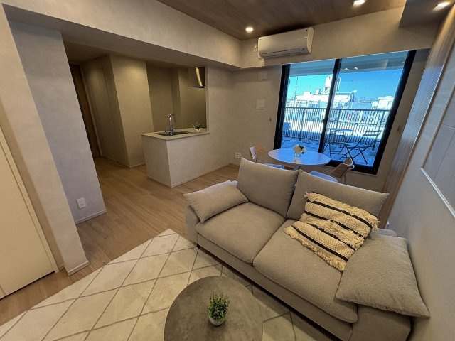 【居間・リビング】 | サンウッド浜田山 | 「さりげなく落ち着きのある」をイメージしした11.8畳のリビング♪お客様がいらしても恥ずかしくない、自慢できるリビングです！！是非一度ご自身の目でご体感下さい。