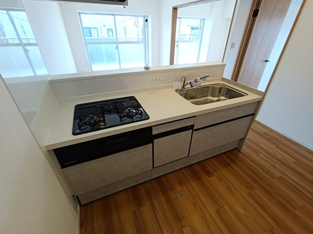 三郷アーバンハイツのキッチン|誰もが使いやすいデザインにこだわったキッチンです