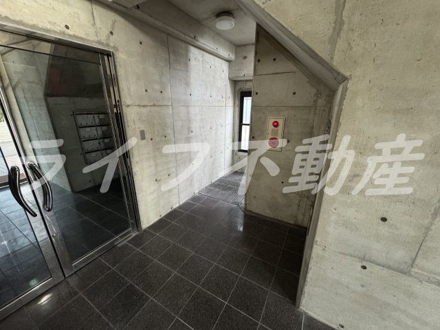 マンション彩景のエントランス|ゆとりのあるエントランスです