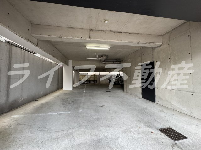 マンション彩景の駐車場|駐車場に車を止められます