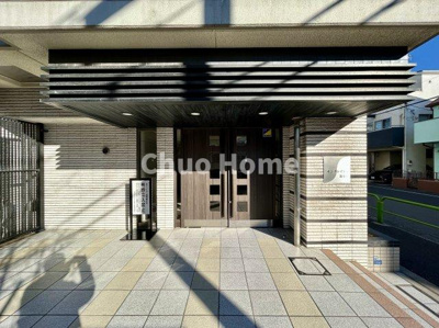 【エントランス】 | サンクレイドル新小岩 | 【エントランス】マンションのエントランスは、その物件の印象を決める、顔とも言える場所です。毎日通る場所ですからきれいなのが一番です。