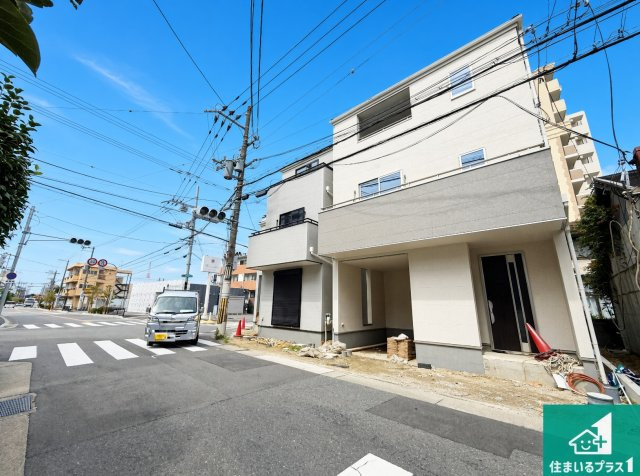松原市天美東　第3期　新築一戸建ての前面道路含む現地写真|周辺は落ち着いた街並みの住宅地！子育てがしやすい住環境です！まだ未完成ですが、現地でしかわからない事もございます。是非一度ご覧ください。