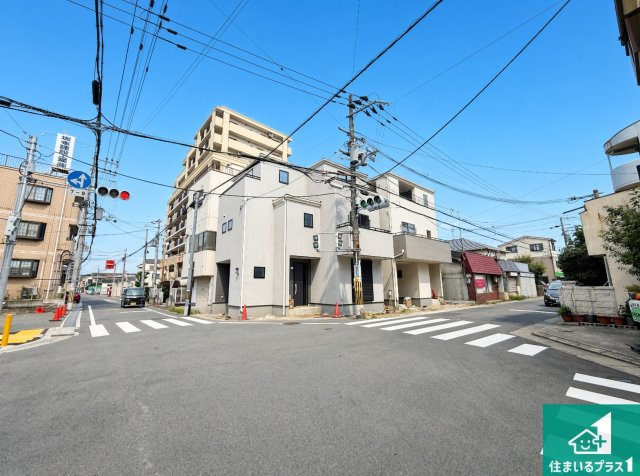 松原市天美東　第3期　新築一戸建ての前面道路含む現地写真|周辺は落ち着いた街並みの住宅地！子育てがしやすい住環境です！まだ未完成ですが、現地でしかわからない事もございます。是非一度ご覧ください。