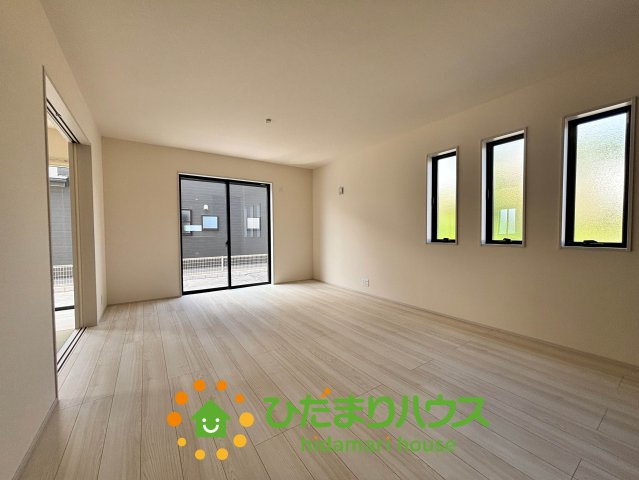 加須市日出安　新築一戸建て　03　リーブルガーデンの居間・リビング|家事を行ったり、趣味のスペースや団らんのスペースとしてもマルチに活用できます。