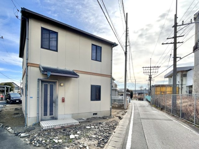 【中古戸建】高崎市双葉町の外観|■外観｜土日のご見学はもちろん、平日・夜間のご案内も大歓迎です♪「今から見たい」や「仕事終わりに見たい」にもご対応できますのでお気軽にお問い合わせください♪