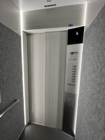 エレベーター内部は近未来を感じるようなつくりでした！