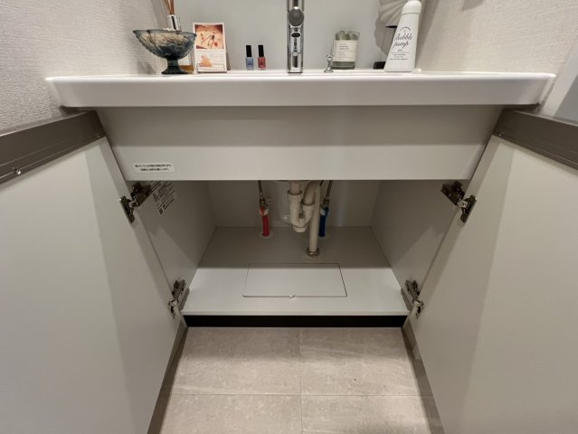 もちろん洗面台下にも収納あります！