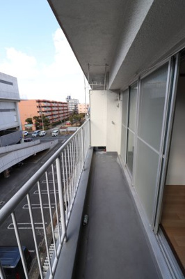 【バルコニー】 | ラ・フォーレつるみ