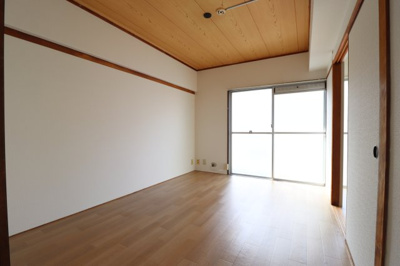 【洋室】 | ラ・フォーレつるみ