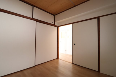 【洋室】 | ラ・フォーレつるみ