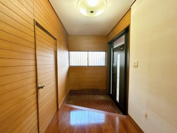 龍ケ崎市松葉１丁目　中古戸建の玄関|【内外装リフォーム中1/12更新】