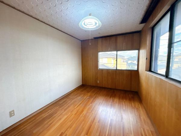 龍ケ崎市松葉１丁目　中古戸建の洋室|【内外装リフォーム中1/12更新】