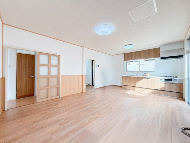 【居間・リビング】 | 前橋市天川原　中古住宅
