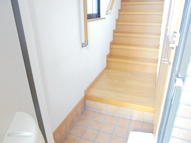 むくのき荘の玄関|収納もある玄関です