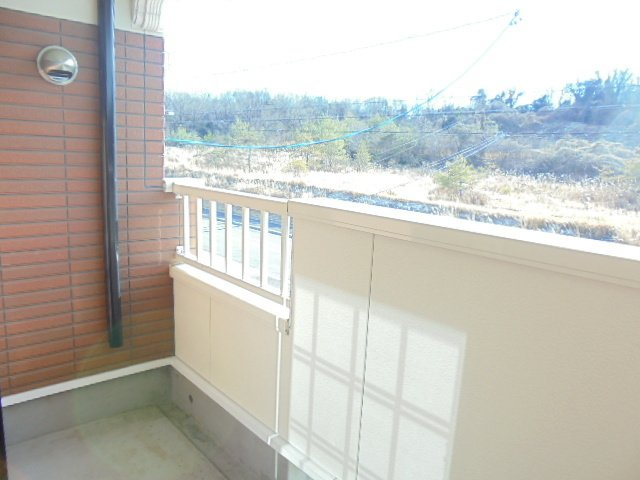 むくのき荘のバルコニー|バルコニーからの眺めを楽しみながら食事をしませんか