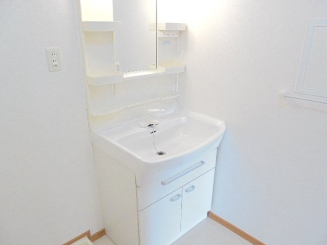 むくのき荘の洗面所|忙しい朝には欠かせない洗面所です