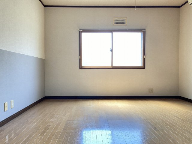 コーポセイワの洋室