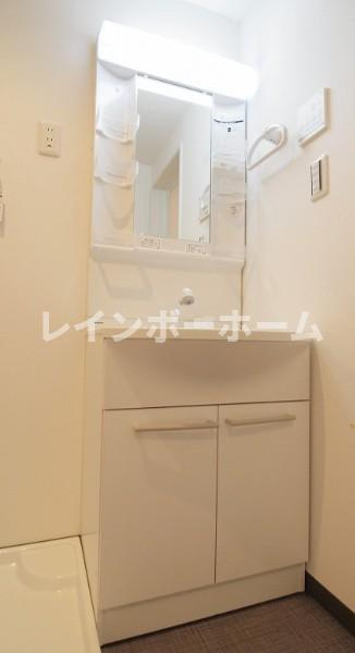 ワイズモダンの独立洗面台