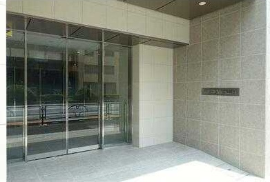 フレンシア文京関口のエントランス