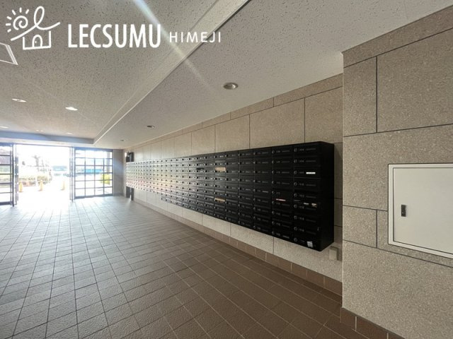 ネオハイツ姫路アメティ228のエントランス