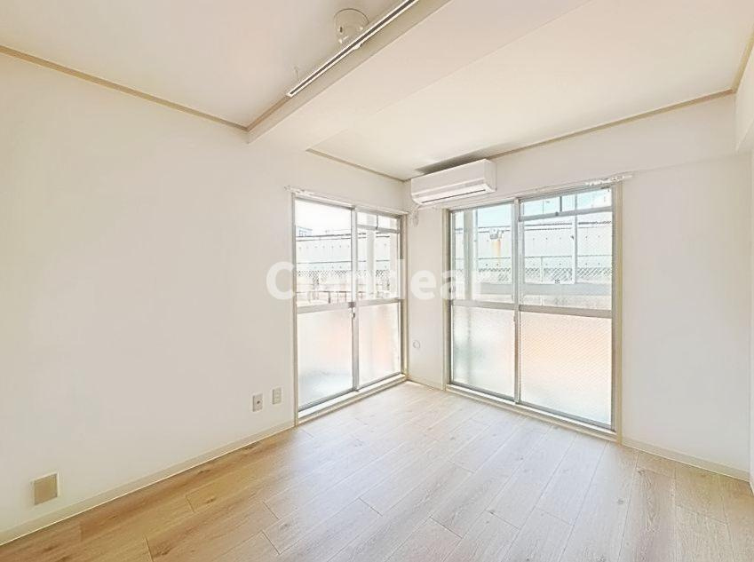 グリーンパーク第6五反野の洋室|ドキドキの新生活も、安心してスタート。ぴったりの住まいを見つけませんか？クランディアが一緒に住まい選びをサポートします‼　まずは、お気軽にお問合せください　＃クランディア