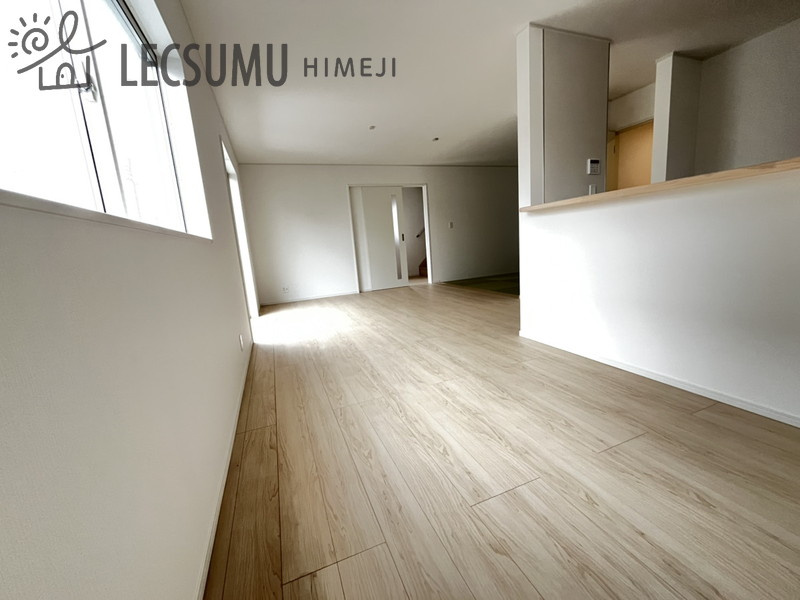 姫路市野里堀留町第1/新築戸建の居間・リビング