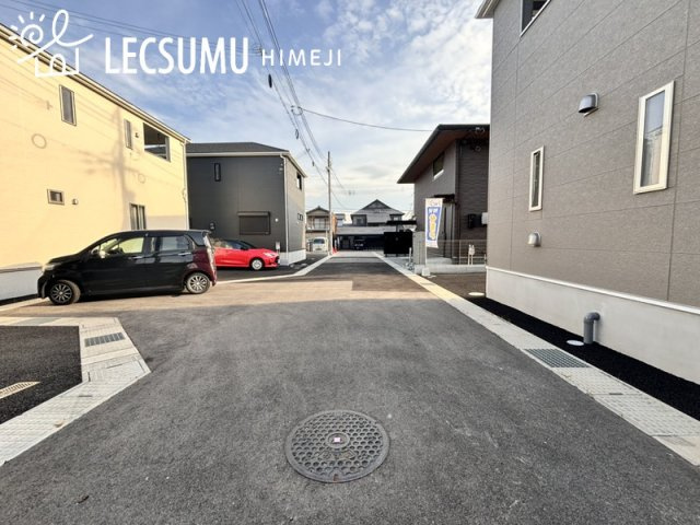 姫路市野里堀留町第1/新築戸建の駐車場