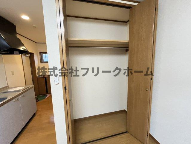 三鷹市野崎３丁目のアパートの収納
