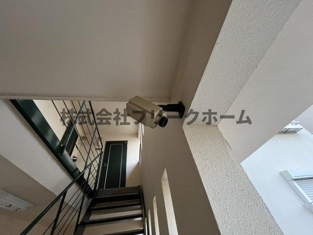 三鷹市野崎３丁目のアパートのセキュリティ