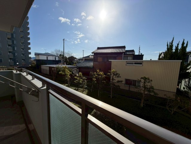 野村新瀬戸ヒルズ・ウインザーズパークイーストウイングのバルコニー|陽当たりの良い南面バルコニーでお洗濯ものもよく乾きます♪