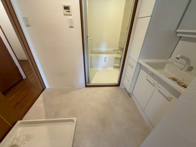 野村新瀬戸ヒルズ・ウインザーズパークイーストウイングの独立洗面台