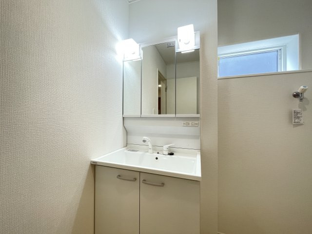 クレイドルガーデン八戸市売市第4　3号の独立洗面台