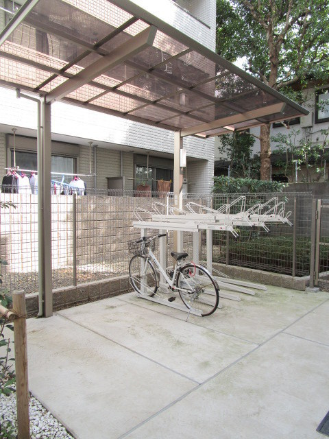 ＮｅｗＳａｆｏｌｅ平井　ニューサフォレヒライのその他共用部分|★屋根付き自転車駐輪場★