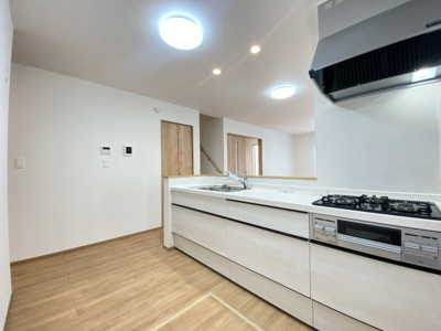 【キッチン】 | 八重瀬町世名城（全3棟） | ※同仕様写真です