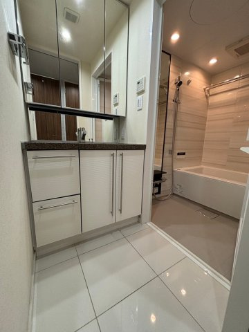 エスライズ西本町Ⅱの洗面所|清潔感のあるトイレです