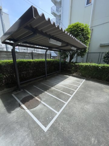 エステムコート神戸西Ⅱの駐車場
