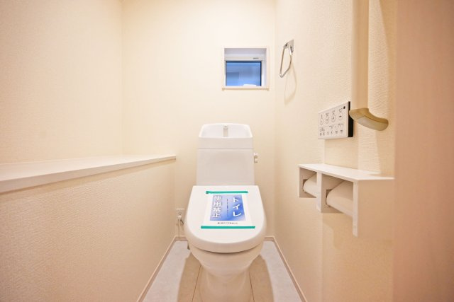 ブルーミングガーデン浜甲子園1丁目新築一戸建て│3LDK+駐車1台可のトイレ|1・2階に1か所ずつウォッシュトイレを導入しています。
